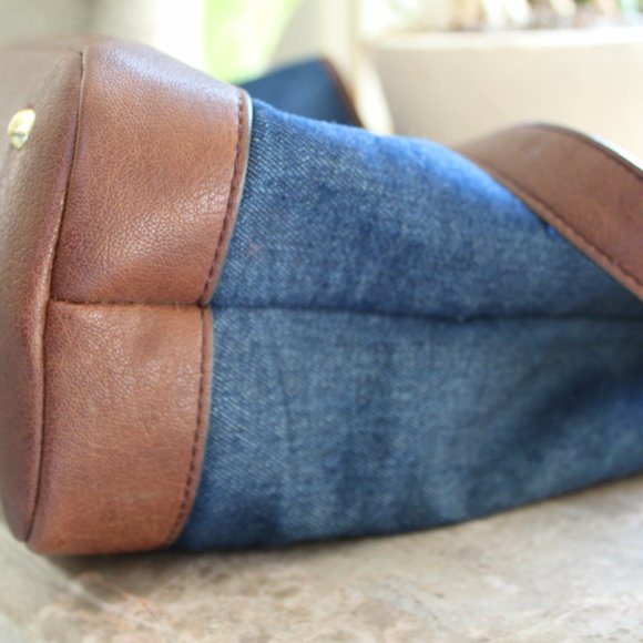 LIZ CLAIBORNE bag! Denim & brown faux leather, with gold tone hardware. - Picture 3 of 11